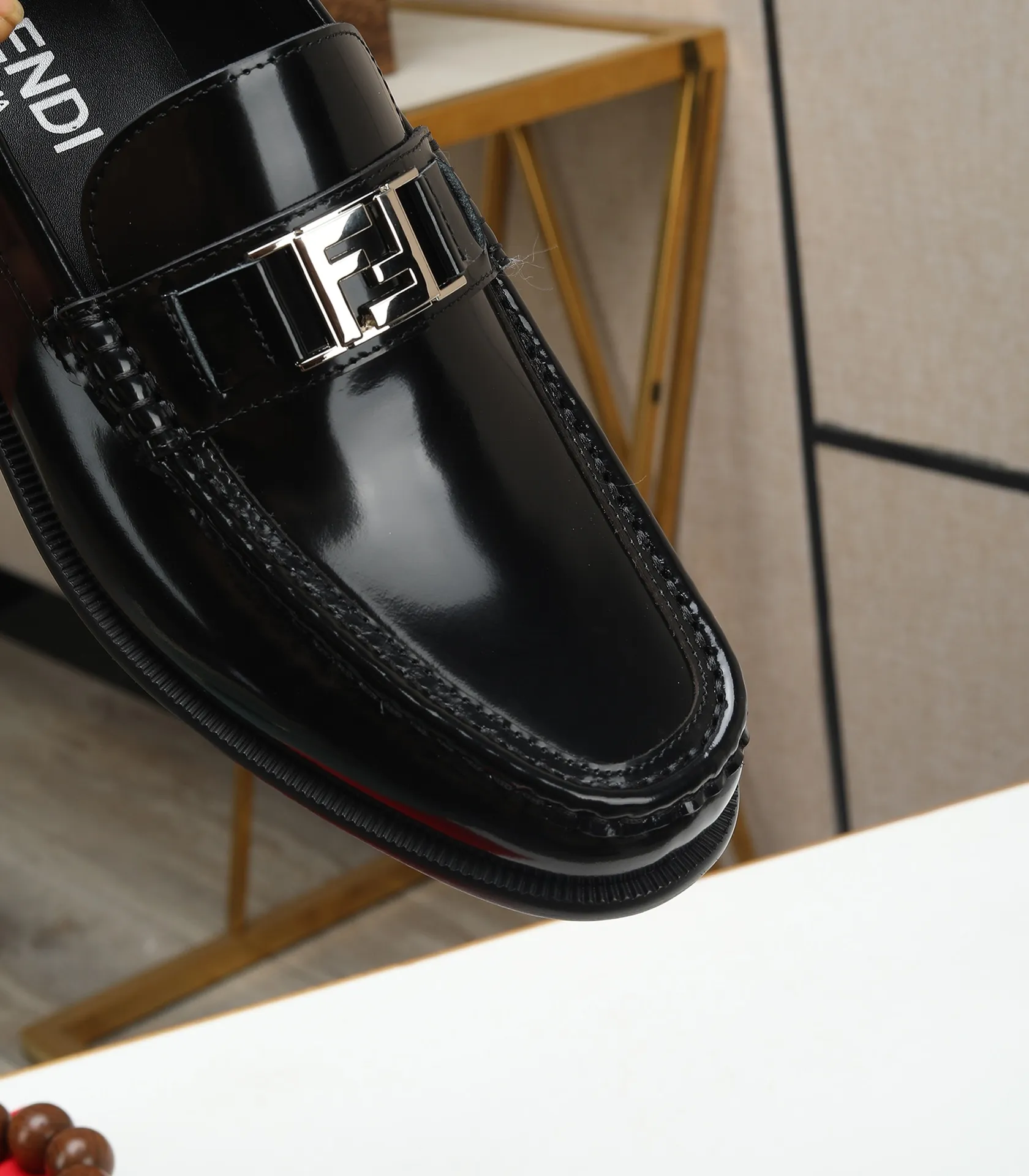 Men's shoes 💰580 (high-end, full cowhide) FENDI Fendi high-end formal leather shoes, original Italian imported cowhide surface + cowhide lining, original hardware, I believe you will be impressed from the first time you see it. The avant-garde atmosphere can no longer fully interpret its elegance. AAA grade rubber outsole, super comfortable. Original counter last, ensuring its original version and quality. The simple upper ensures its comfort and breathability. A pair of truly good shoes has its own unique soul, famous quality, regular size 38-44 (45 46 customized)